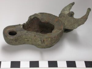 Olielamp brons RMO h 1905:9.1